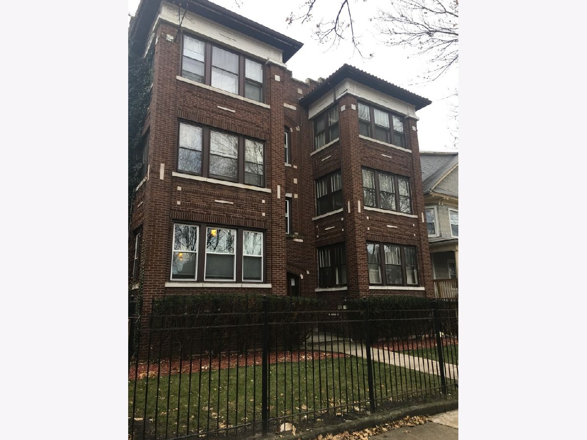 Homes & Condos & Townhomes Rented Austin Village Chicago Illinois, 5933 Midway Park