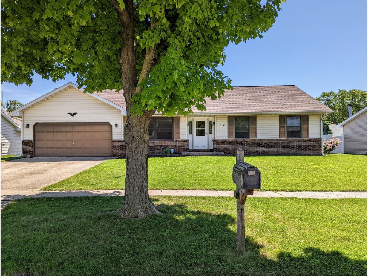 Homes & Condos & Townhomes Sold Westlake Champaign Illinois, 610 Bellerieve
