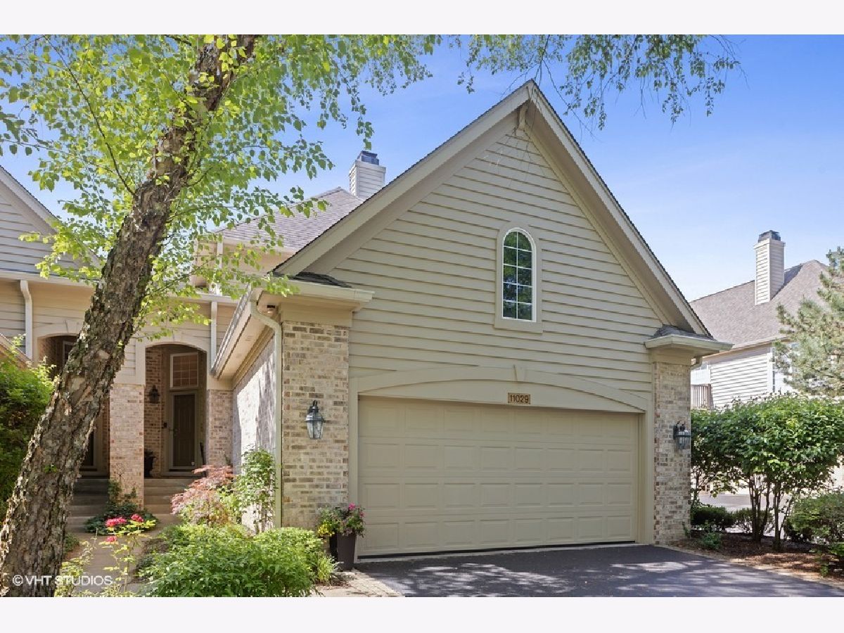 Townhomes & Homes Sold Ashbrook Indian Head Park Illinois, 11029 Edgebrook