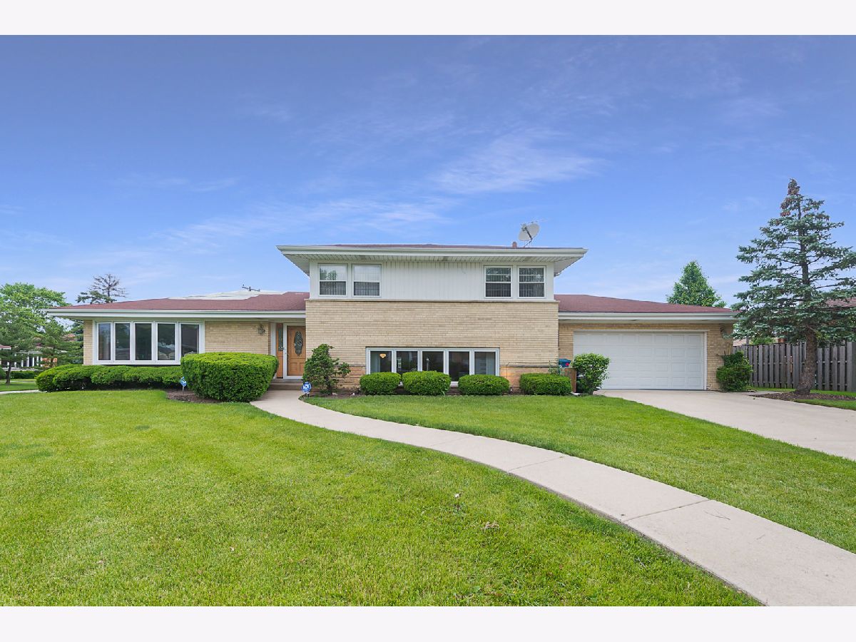  Sold Norwood Park Township Illinois, 8060 Balmoral