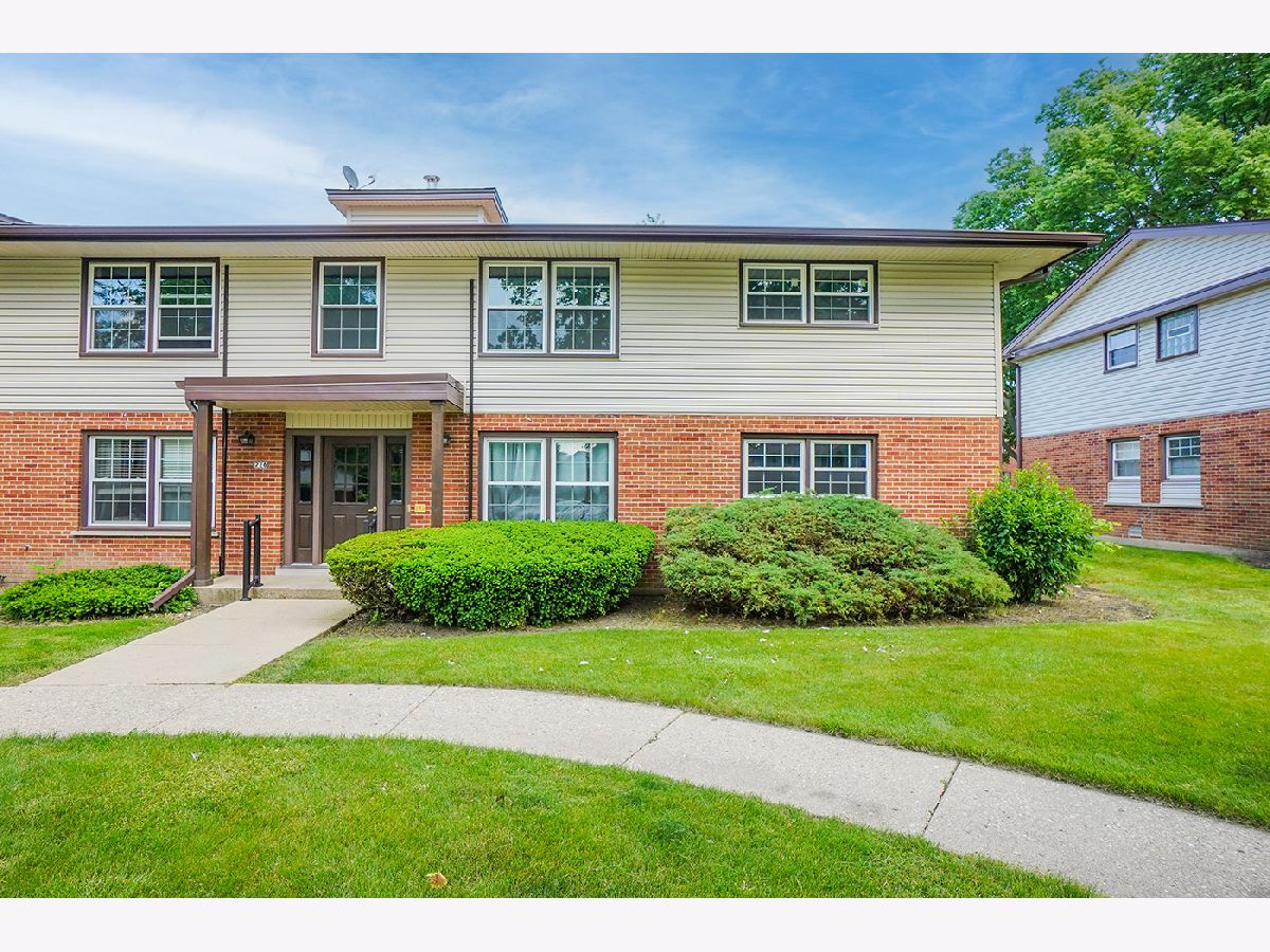 Condominiums Sold Washington Square Elk Grove Village Illinois, 226 Washington