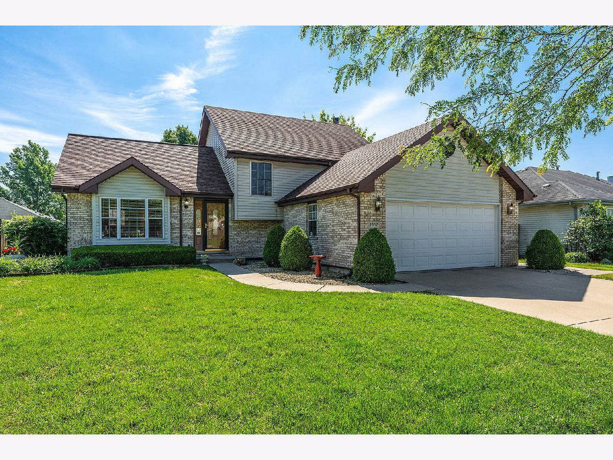 Homes & Condos & Townhomes Sold Highlands Monee Illinois, 25717 Hoover