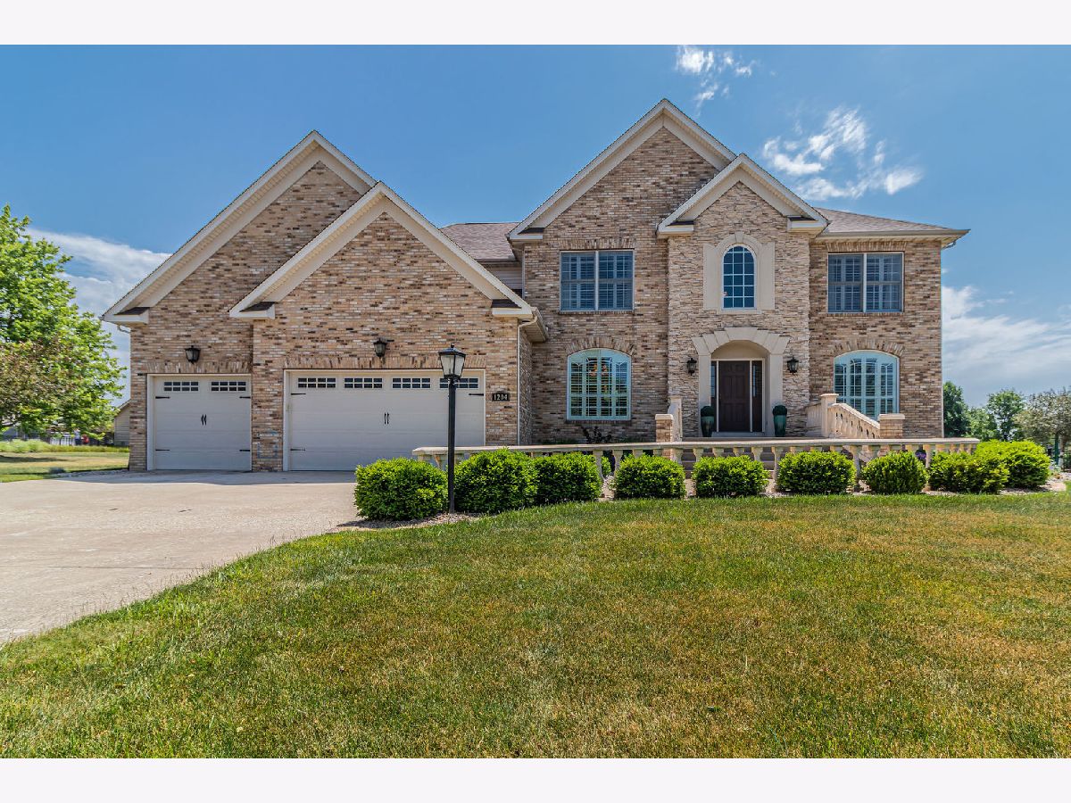 Homes & Condominiums Sold Conway Farms Mahomet Illinois, 1204 Cozzene