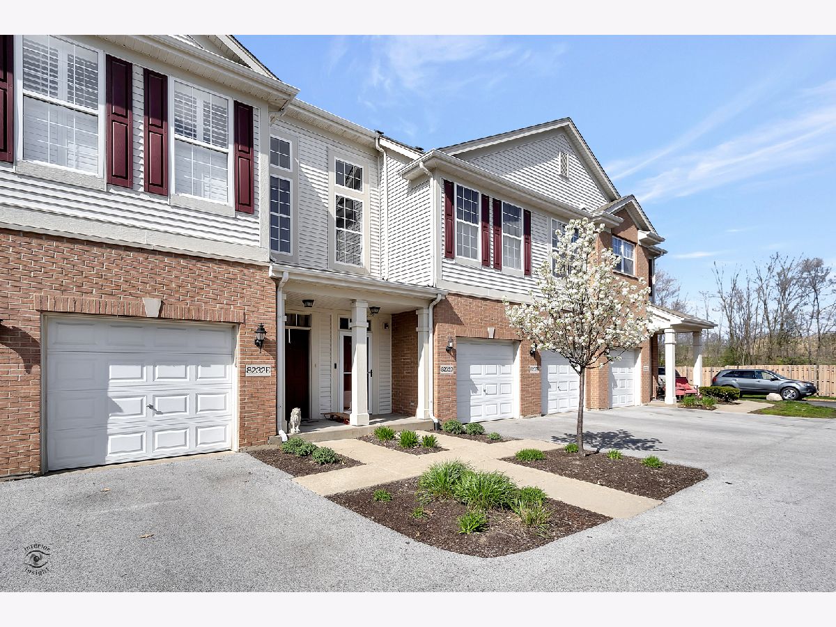 Condos & Townhomes Sold Asbury Woods Justice Illinois, 8232 Concord