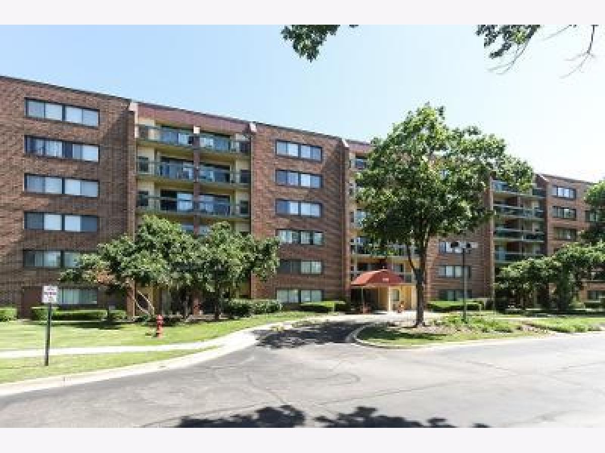 Condominiums Sold Huntington Grove Hoffman Estates Illinois, 1840 Huntington