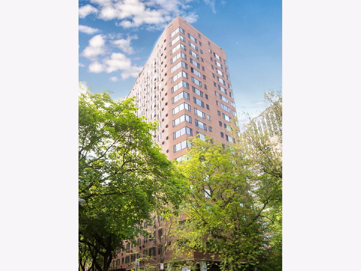 Condominiums Rented Darien Condominium Chicago Illinois, 3100 Lake Shore