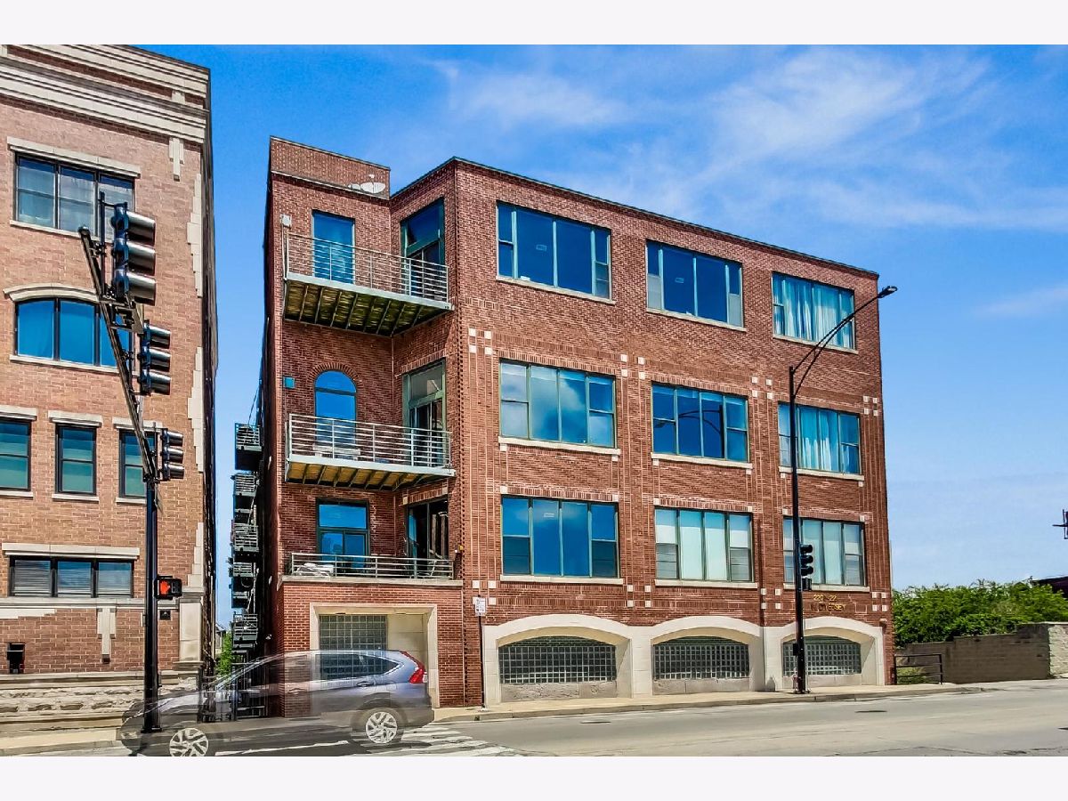 Townhomes Sold River Park At Diversey Chicago Illinois, 2222 Diversey