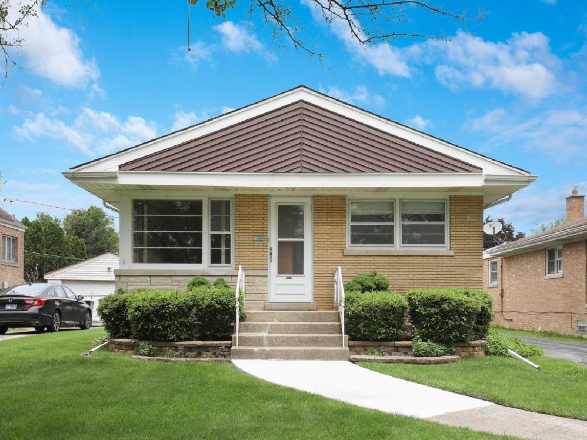 Homes Sold Beverly Park Broadview Illinois, 2245 Erika