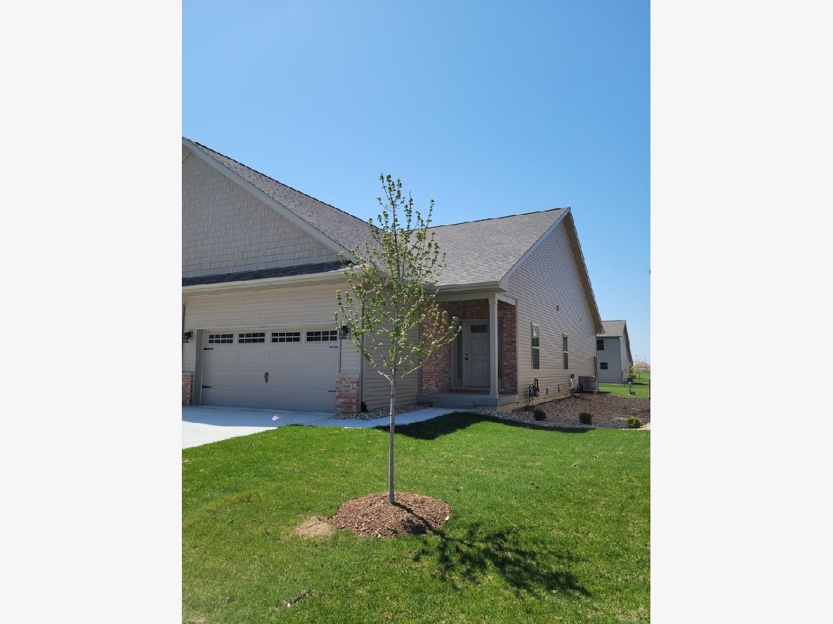 Condos & Townhomes & Homes Sold Dunraven Bloomington Illinois, 1819 Glenbridge