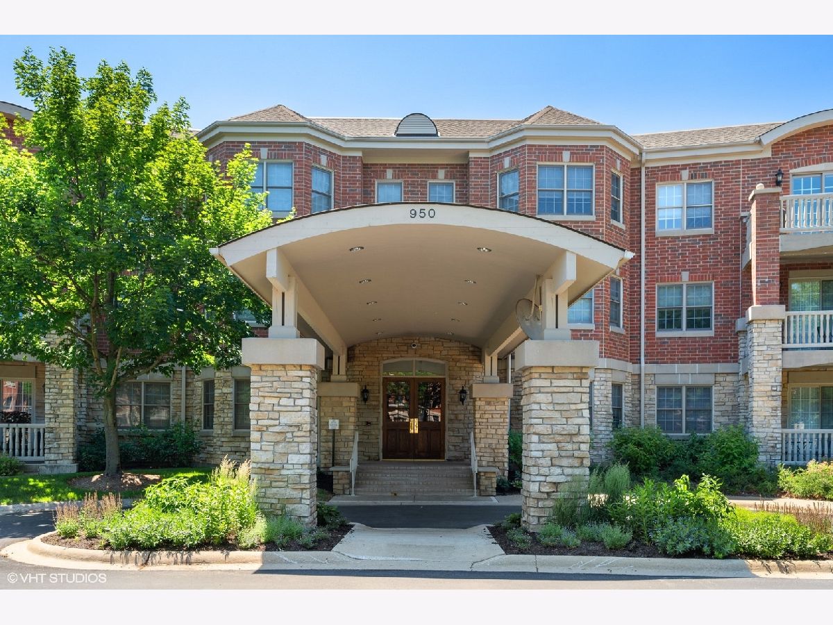 Condominiums & Homes Sold Legacy Club Highland Park Illinois, 950 Augusta