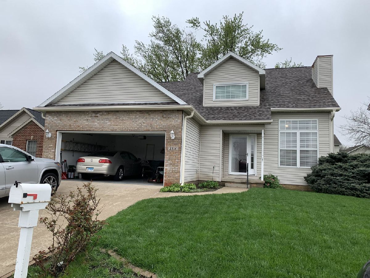 Homes Sold Eagle Nest Bloomington Illinois, 2514 Airport