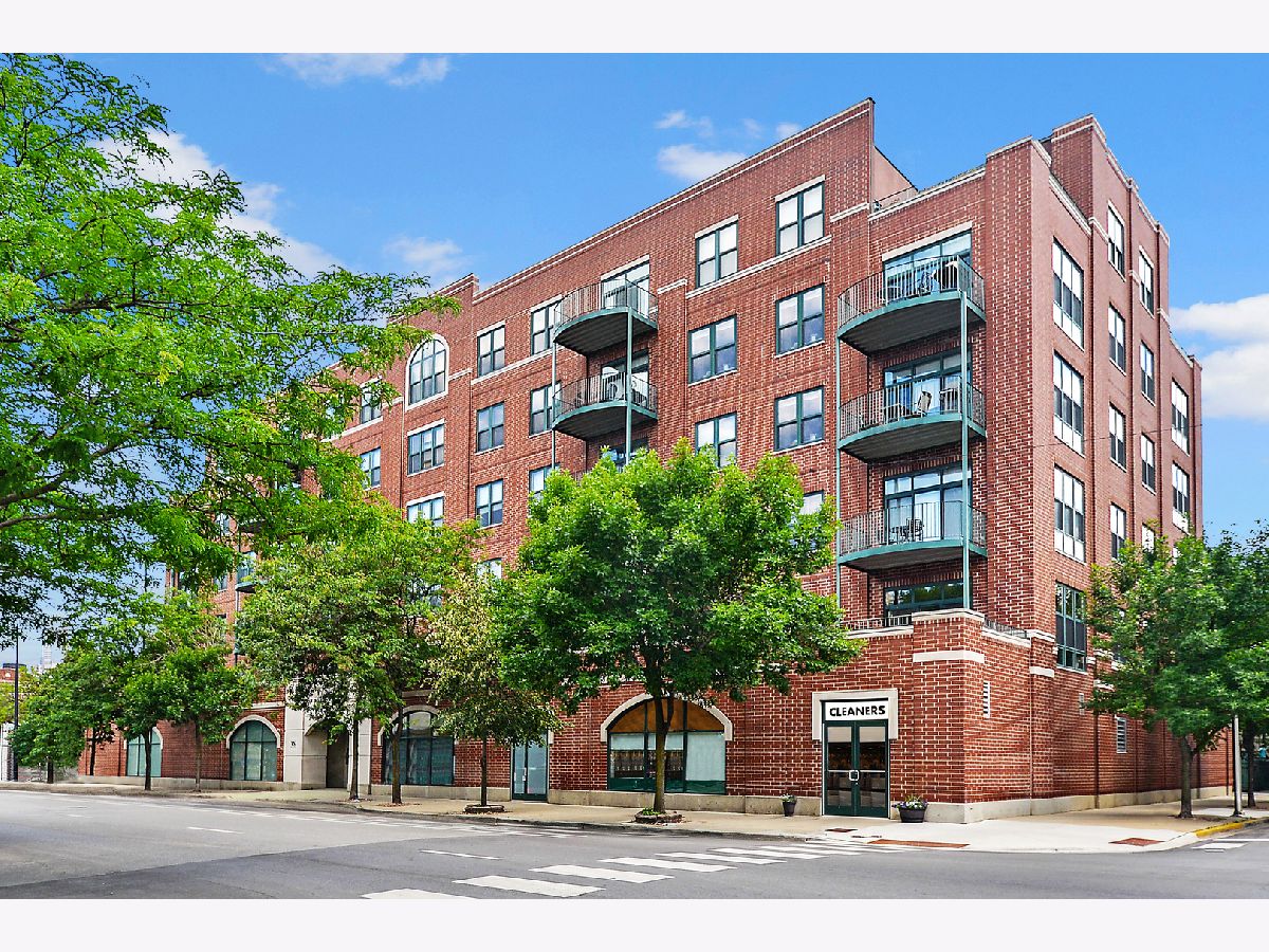 Condominiums Sold Washington Square Chicago Illinois, 1301 Washington