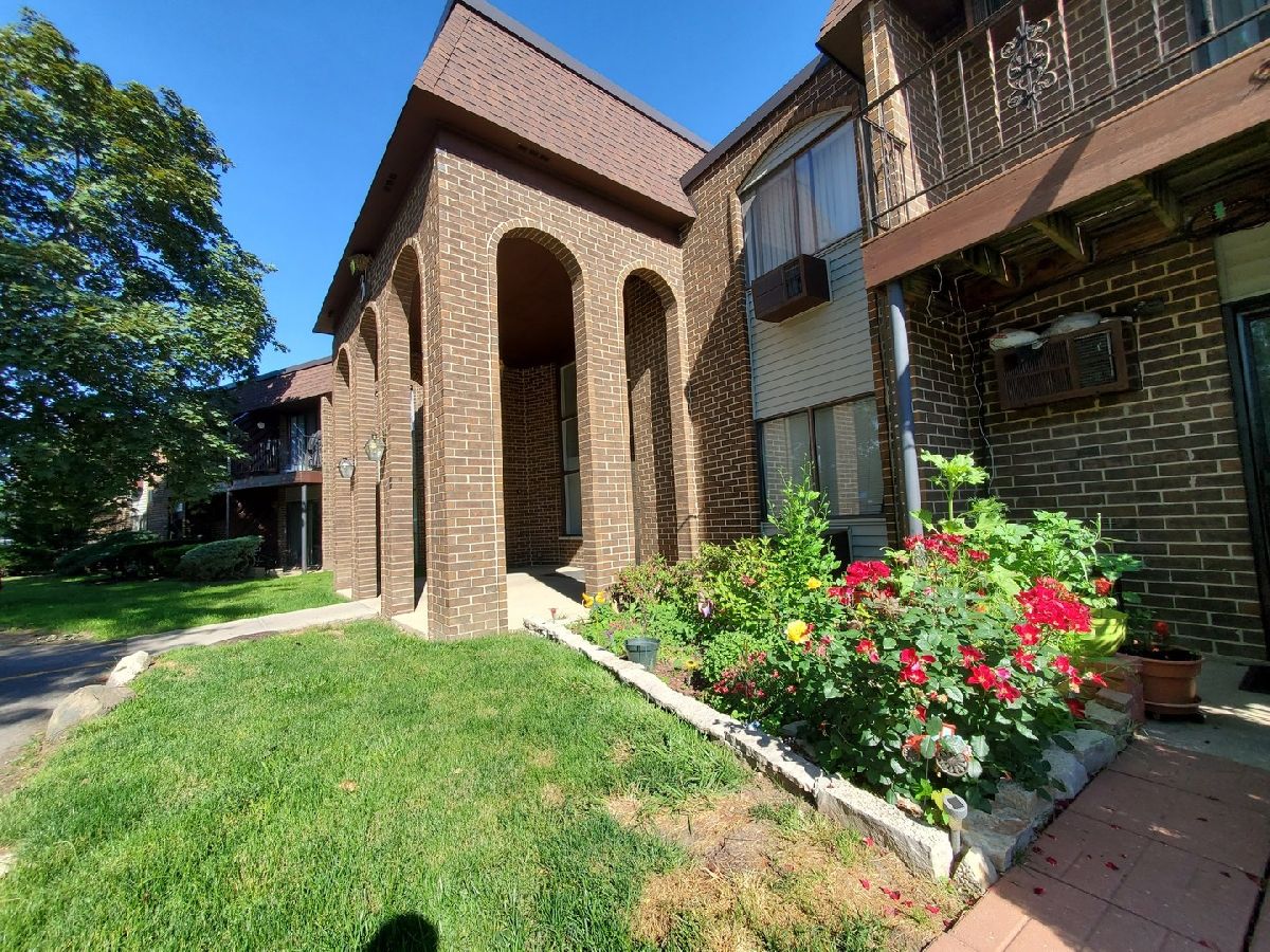 Condominiums Sold Washington Court Mundelein Illinois, 31 Washington