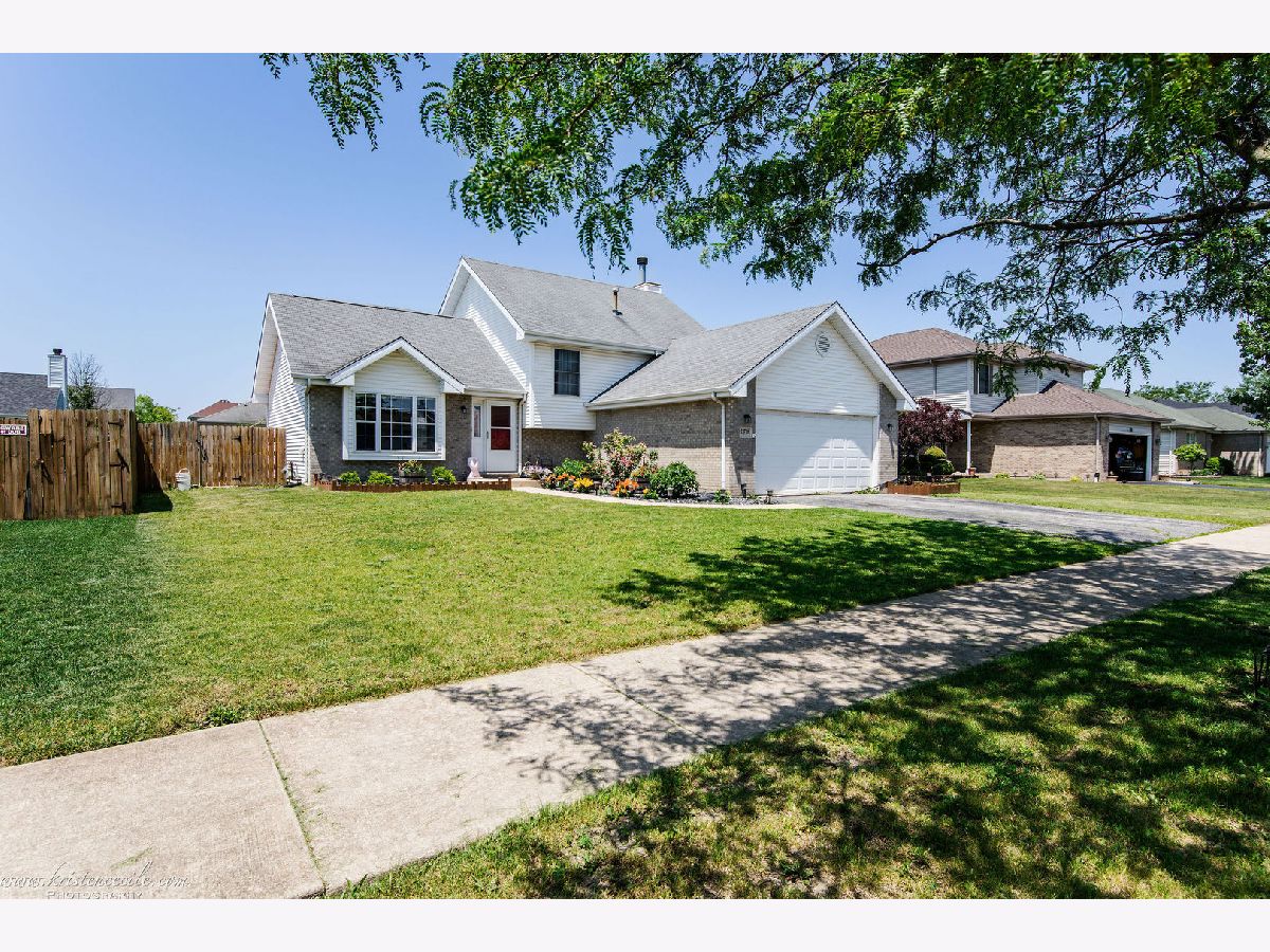 Homes & Condos & Townhomes Sold Highlands Monee Illinois, 25726 Taft