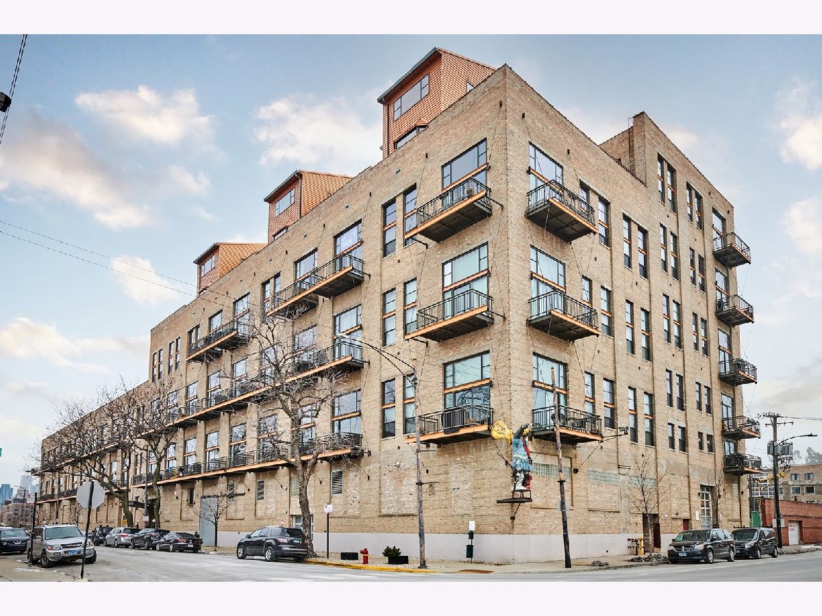 Condominiums Rented Opera Lofts Chicago Illinois, 2545 Dearborn