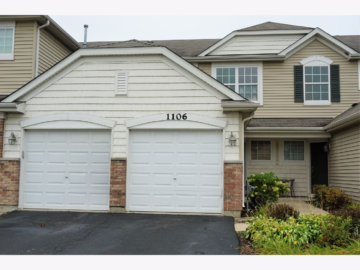 Homes & Townhomes Rented Raintree Village Yorkville Illinois, 1106 Hawk Hollow