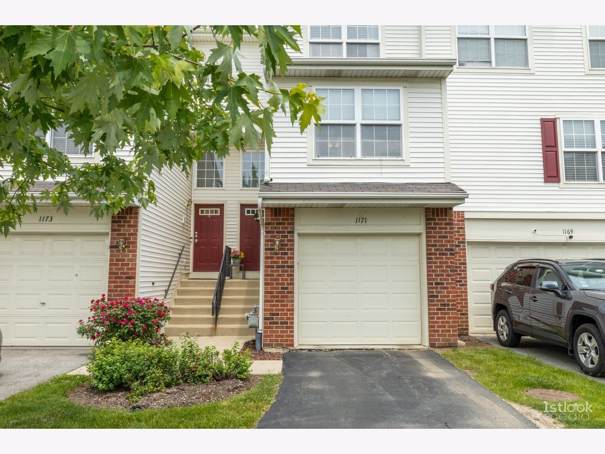 Townhomes Sold Villas Of Red Oaks Glendale Heights Illinois, 1171 Shorewood