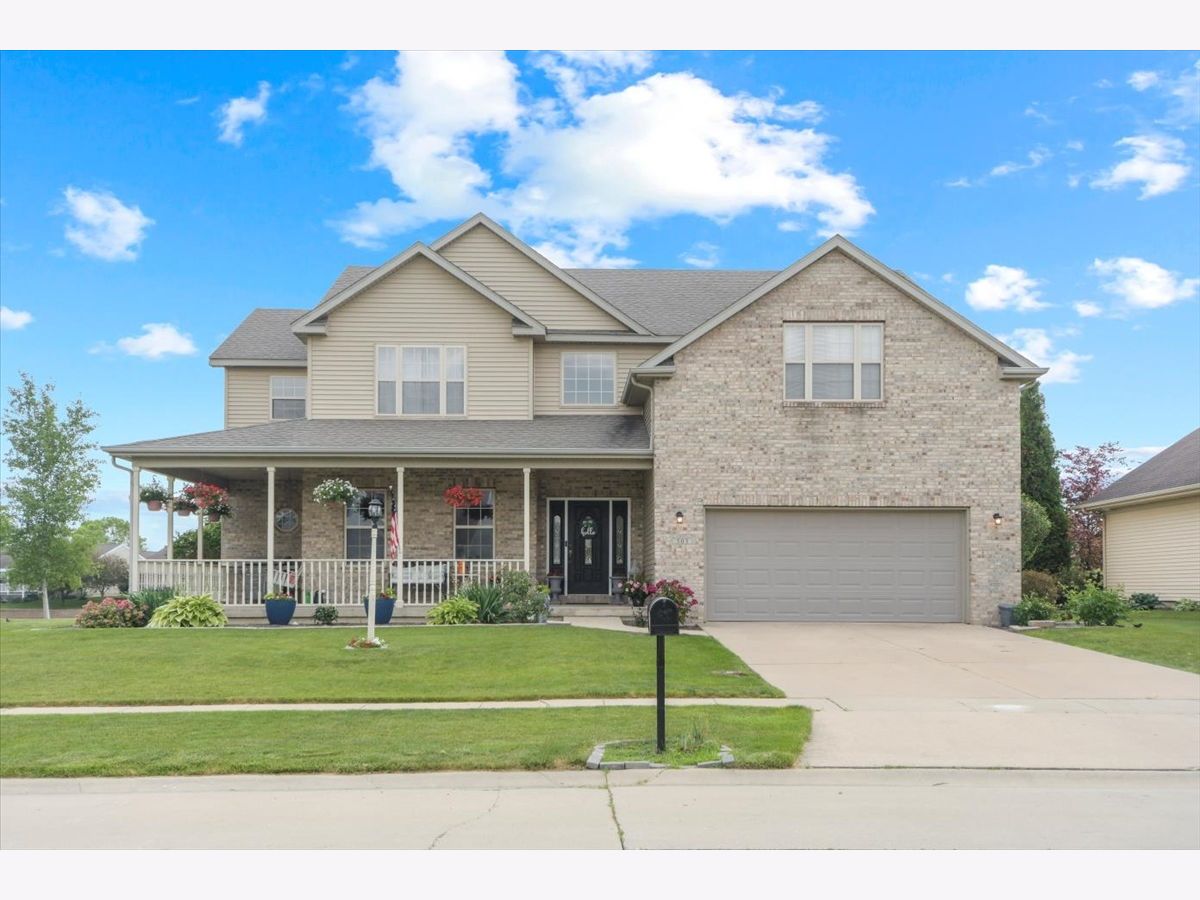 Homes & Condos & Townhomes Sold Ridgepointe Monticello Illinois, 503 Chaucer