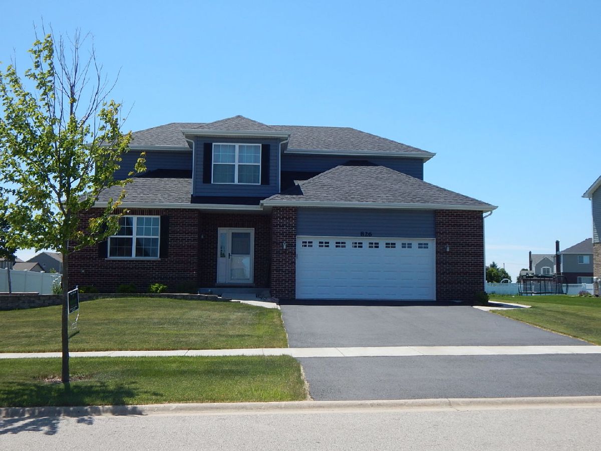 Townhomes & Condos & Homes Sold Nantucket Lakes New Lenox Illinois, 826 Stacey