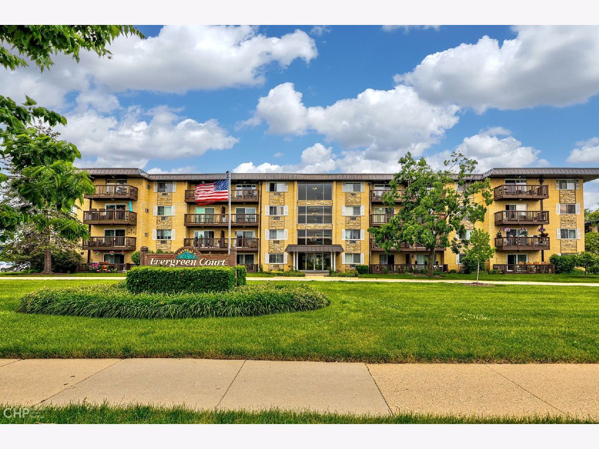 Condominiums & Homes Sold Evergreen Court Arlington Heights Illinois, 2222 Goebbert