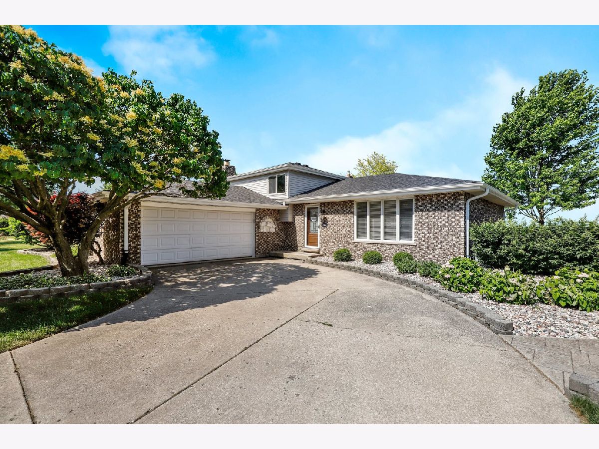 Homes Sold Aero Haven New Lenox Illinois, 321 Boeing