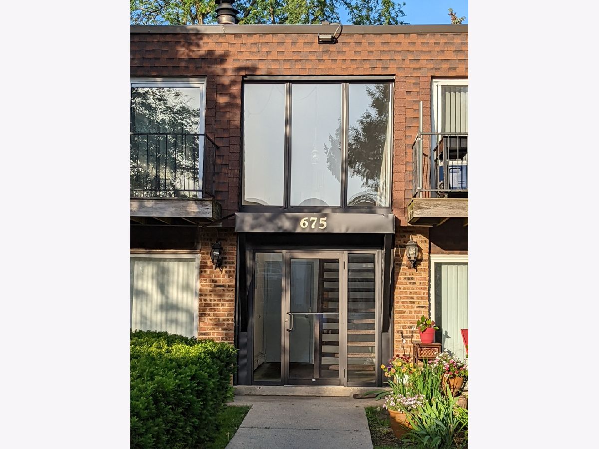 Condominiums Sold Fireside Terrace Buffalo Grove Illinois, 675 Grove