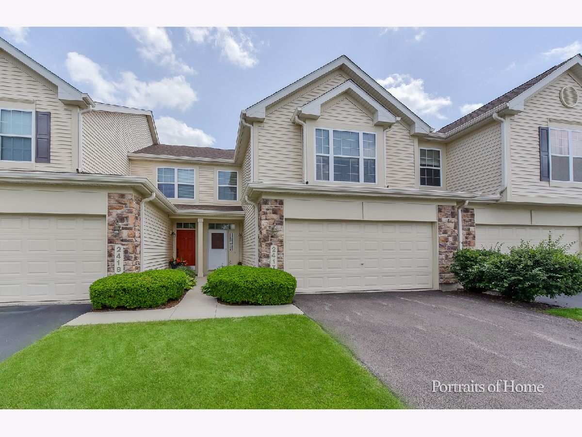 Townhomes & Homes Sold Georgetown Commons Aurora Illinois, 2417 Georgetown
