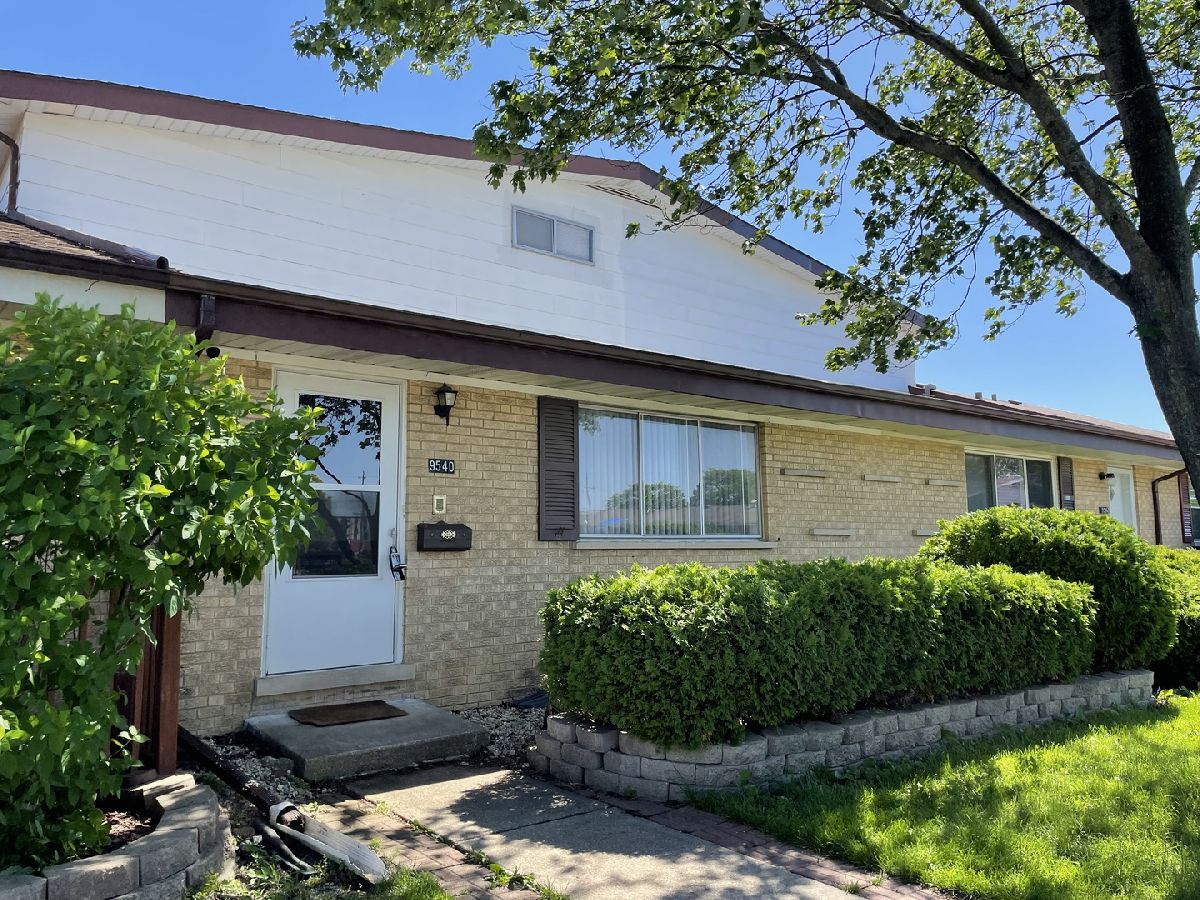 Townhomes & Condos & Homes Sold Golf Mill Des Plaines Illinois, 9540 Park