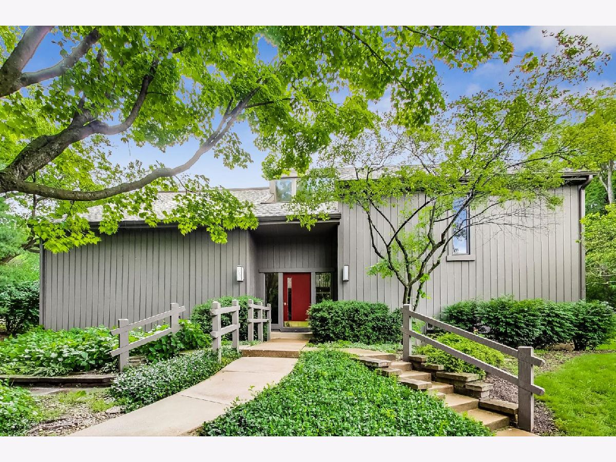 717 Old Barn Road, Lake Barrington, Illinois 60010 MLS 11438177