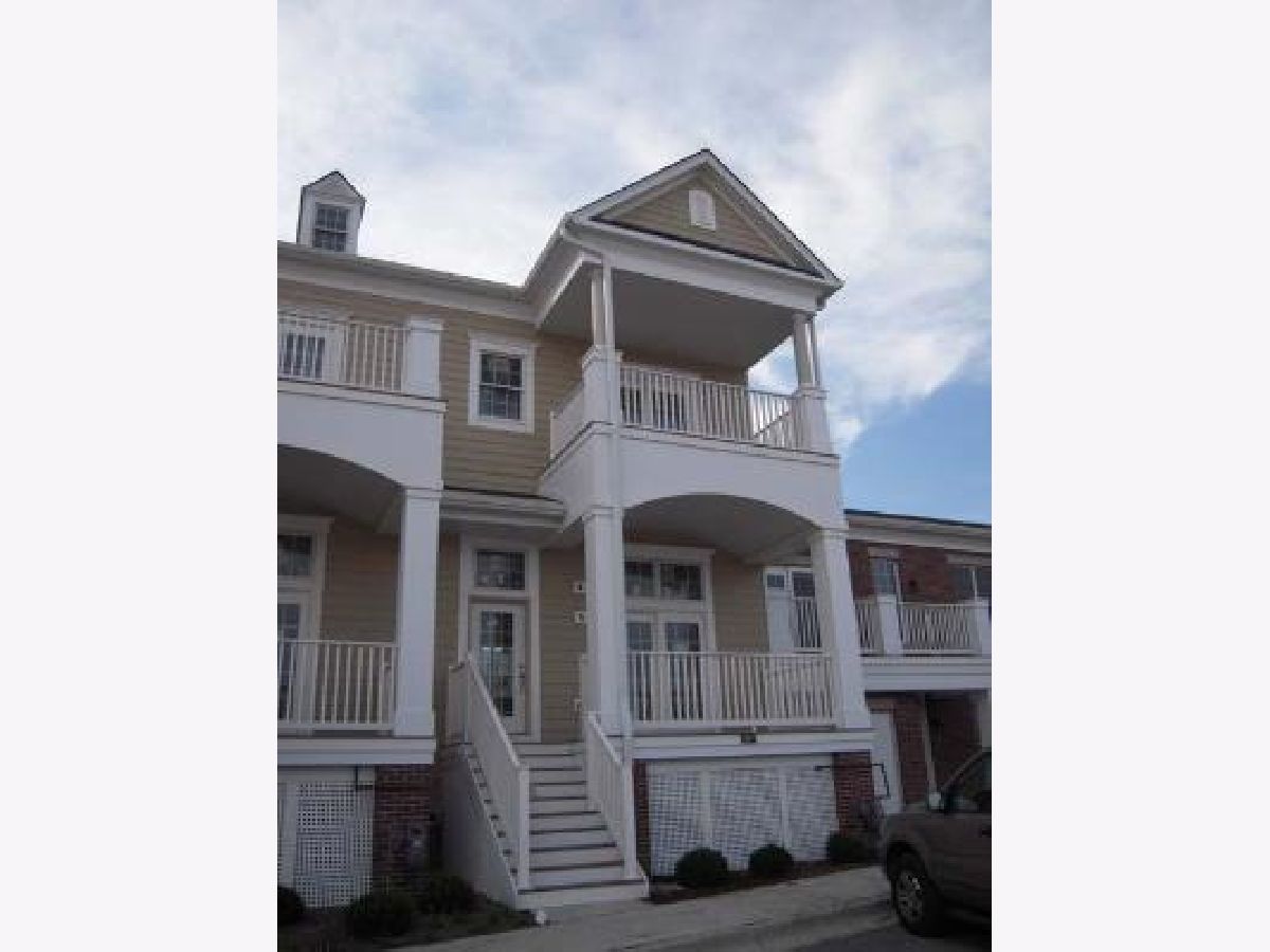 Townhomes & Condos Rented Patriot Commons At The Glen Glenview Illinois, 2627 Commons