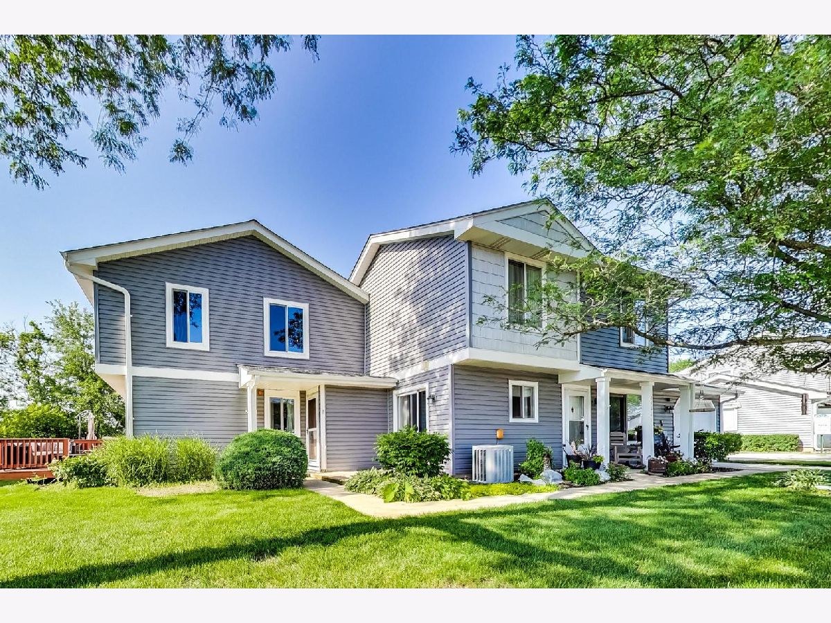 Townhomes & Condos Sold New England Village Woodridge Illinois, 2466 Brunswick