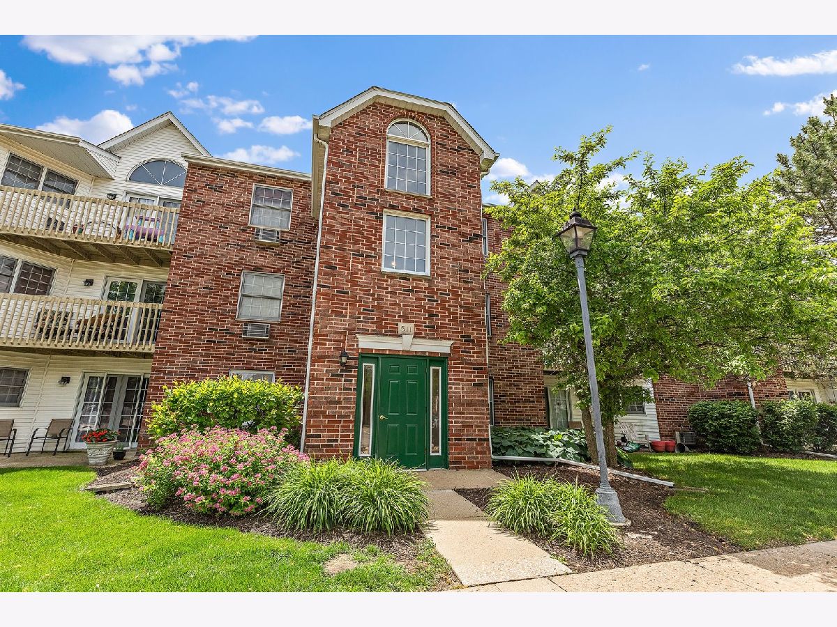 Condominiums Sold Country Club Manor Woodstock Illinois, 511 Leah