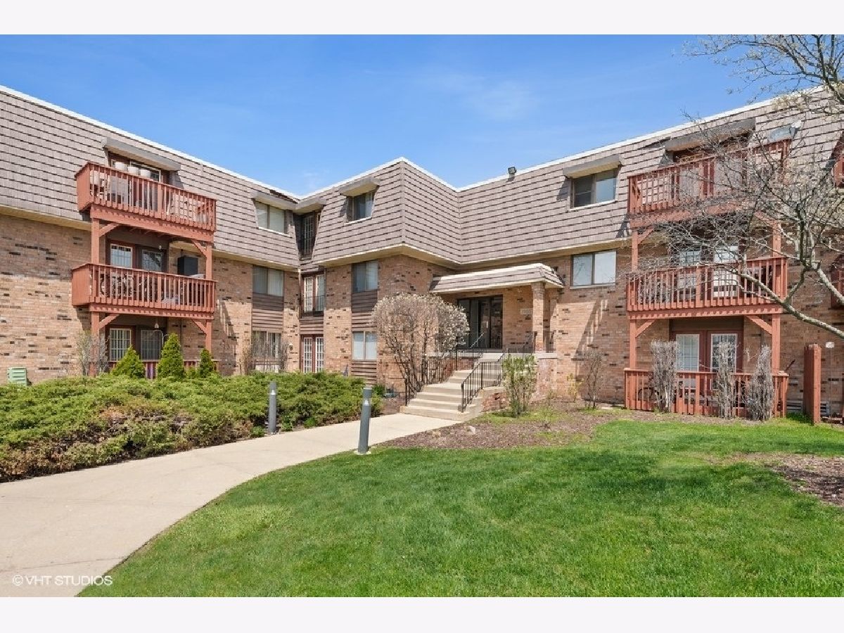 Condominiums Sold Acorn Woods Aurora Illinois, 1905 Tall Oaks