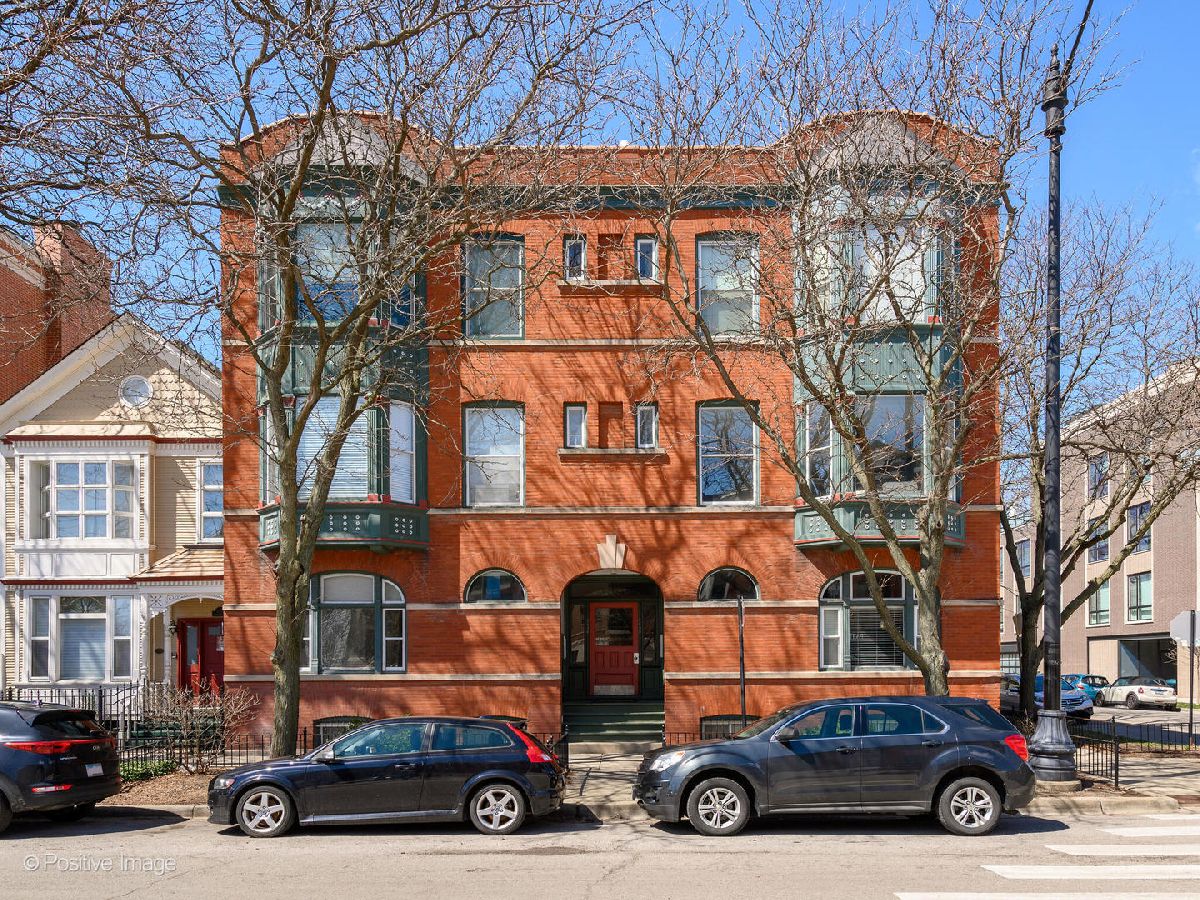 Townhomes Sold Seminary Court Chicago Illinois, 2658 Seminary