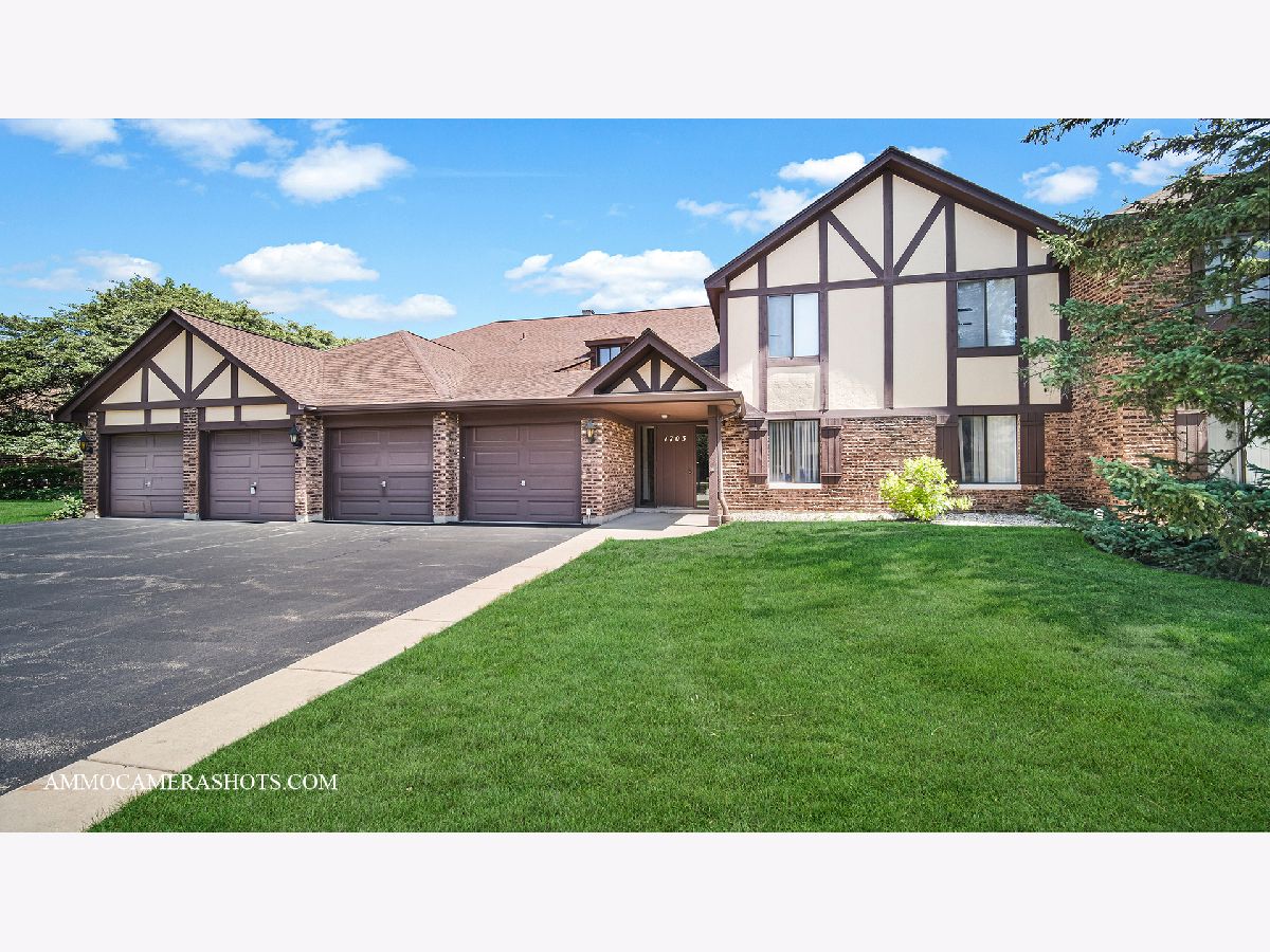 Condos & Townhomes Rented Briarcliffe Lakes Wheaton Illinois, 1705 Lakecliffe