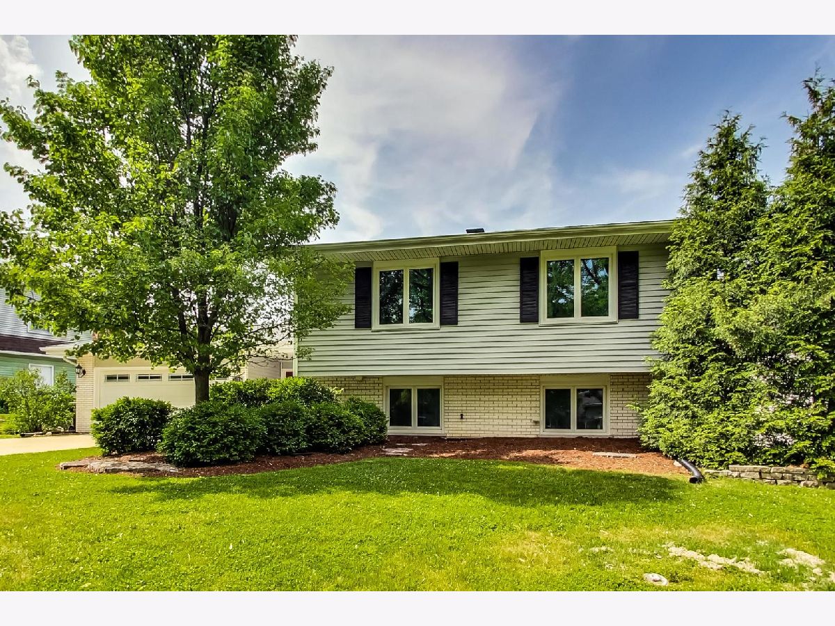 Homes Sold Prentiss Creek Downers Grove Illinois, 2224 Midhurst