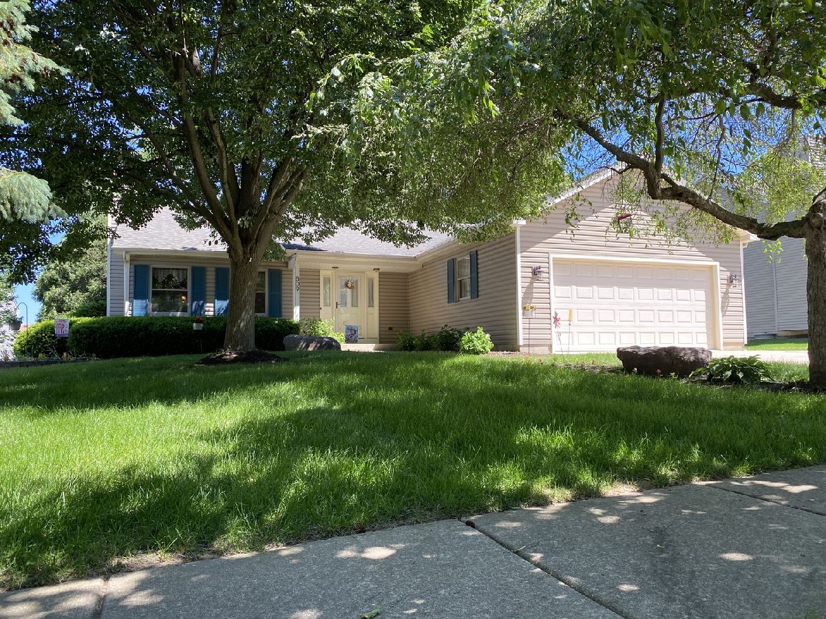 Homes & Condos & Townhomes Sold Edgewood Woodstock Illinois, 809 Roger