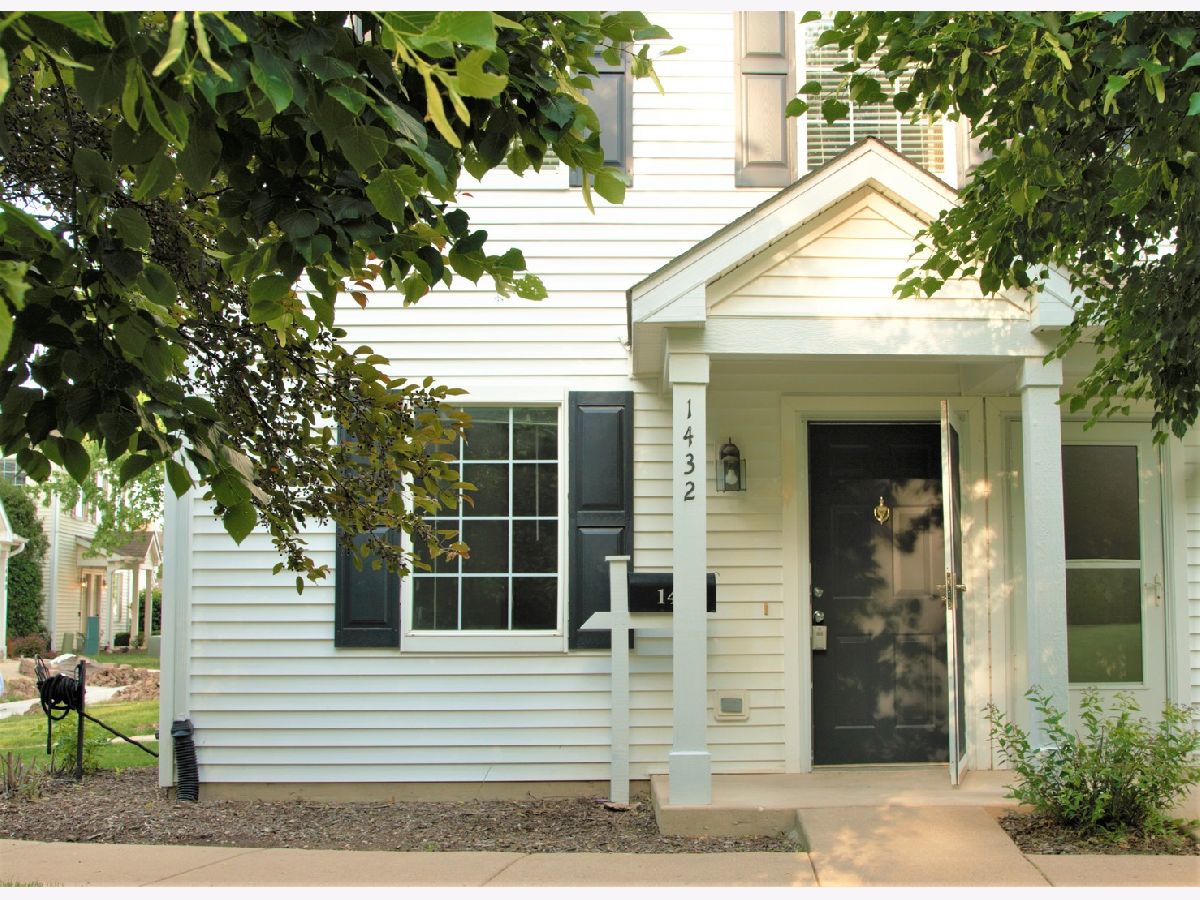 Condos & Townhomes Rented Prairie Point Aurora Illinois, 1432 Mcclure