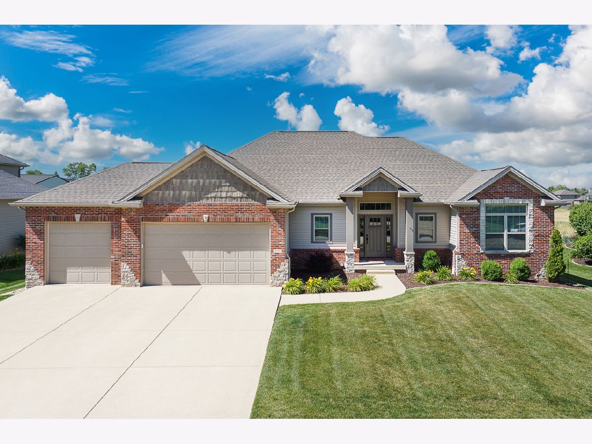 Homes & Condos & Townhomes Sold Eagle View South Bloomington Illinois, 3908 Lay