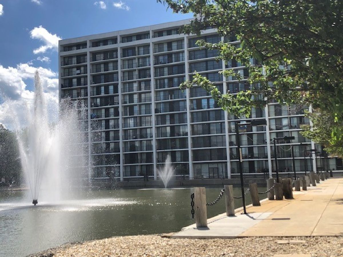 Cove Landing Lombard IL, Condominiums For Sale & For Rent Sadie