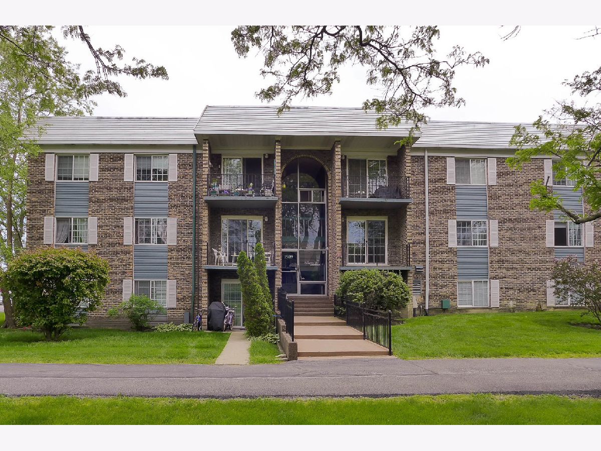 Condominiums Rented Arlington Glen Arlington Heights Illinois, 1509 Windsor