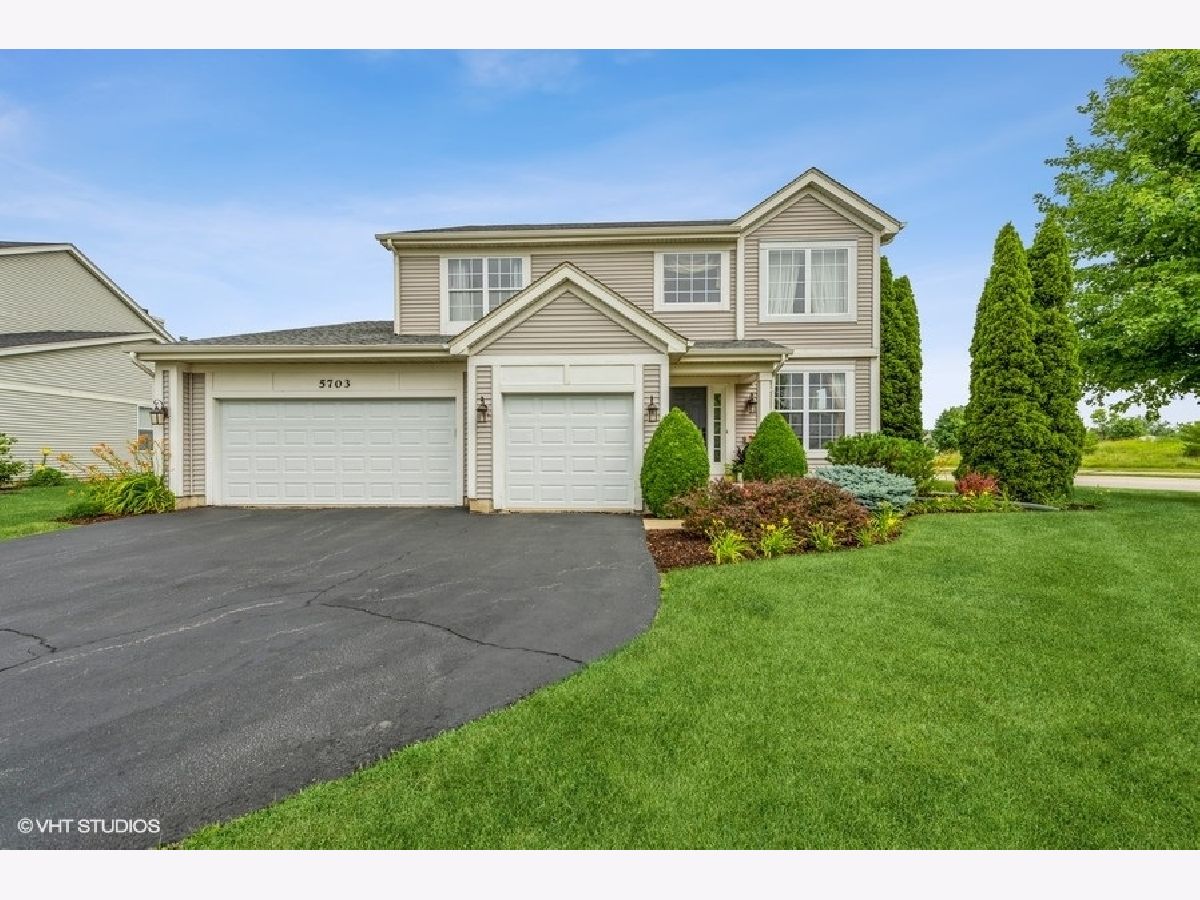 Homes Sold Concord At Meadowbrook Lake In The Hills Illinois, 5703 Foxfield