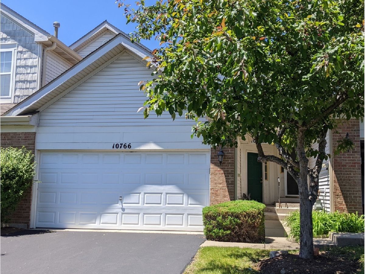 Townhomes Sold The Townes Of Wing Pointe Huntley Illinois, 10766 Cape Cod