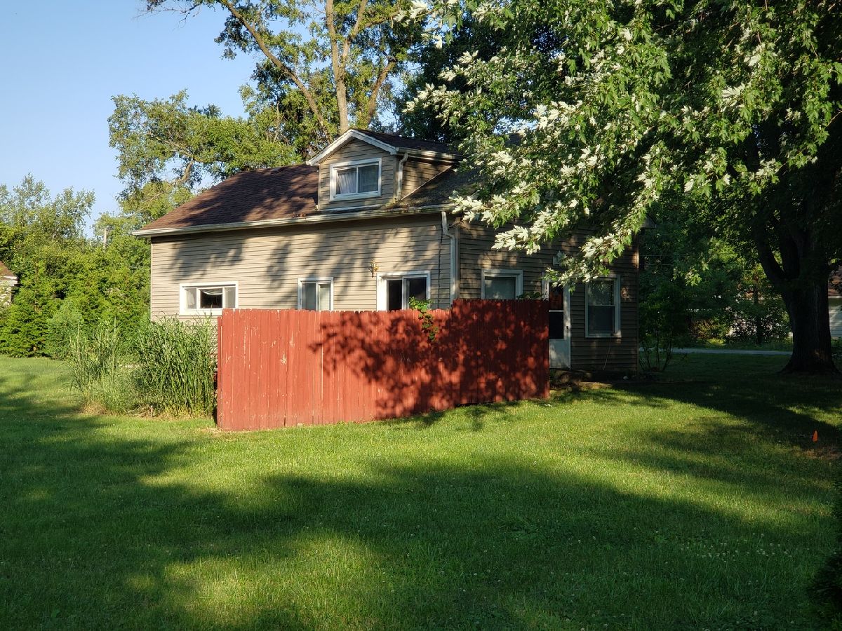 Homes Sold Algonquin Shores Algonquin Illinois, 1465 Winaki