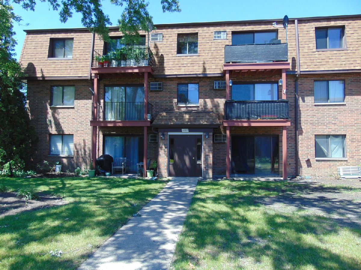 Condominiums Sold Euclid Terrace Wheeling Illinois, 497 Mchenry