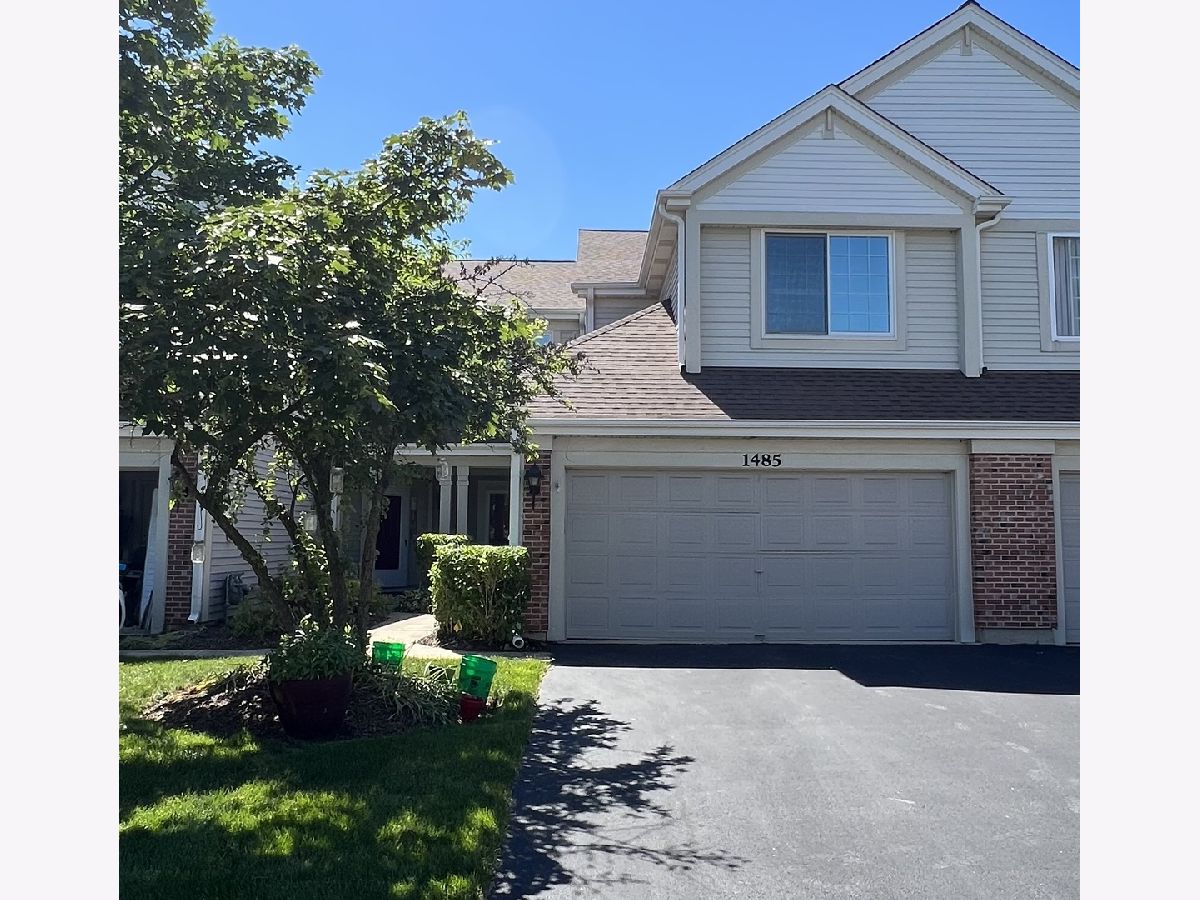 Townhomes & Homes Sold Concord Mills Palatine Illinois, 1485 Waterbury
