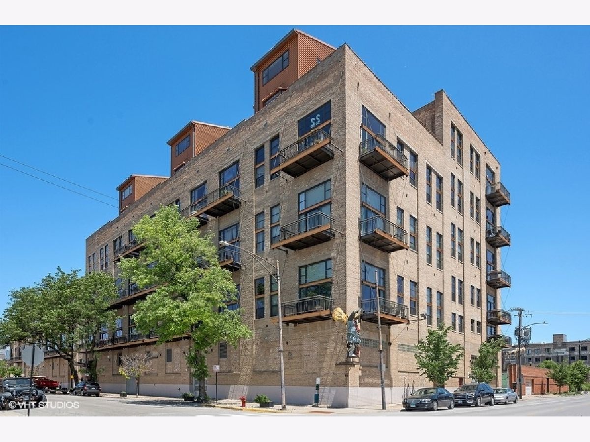 Condominiums Sold Opera Lofts Chicago Illinois, 2545 Dearborn