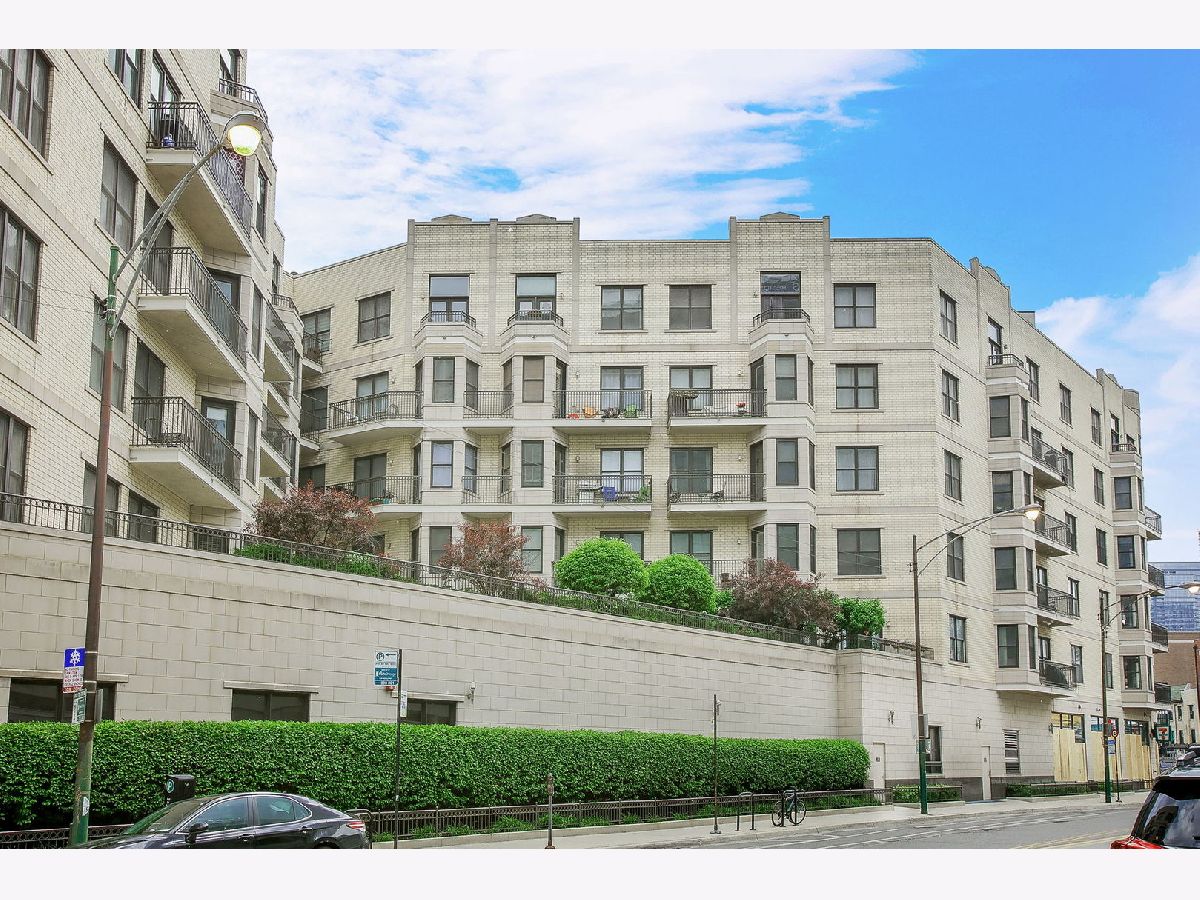 Condominiums Rented The Montrevelle Chicago Illinois, 520 Halsted