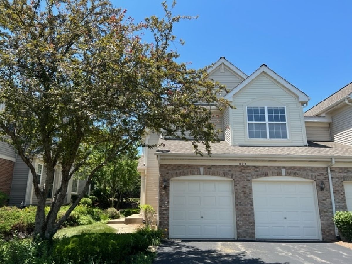 Townhomes Rented Mckenzie Station Lisle Illinois, 892 Mckenzie Station