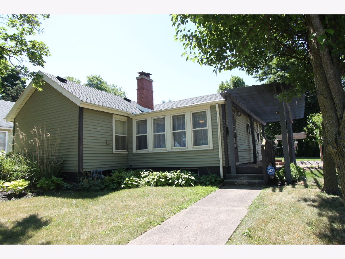 Homes Sold Je Mccluns 2nd Add Bloomington Illinois, 335 Lincoln